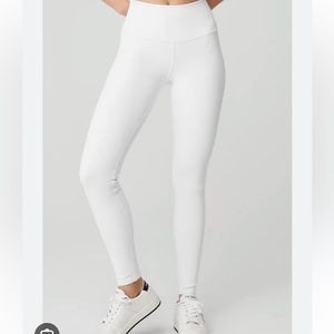 White alo airbrush leggings